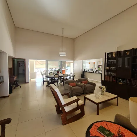 Alugar Casa / Condomínio em Piratininga. apenas R$ 1.199.000,00